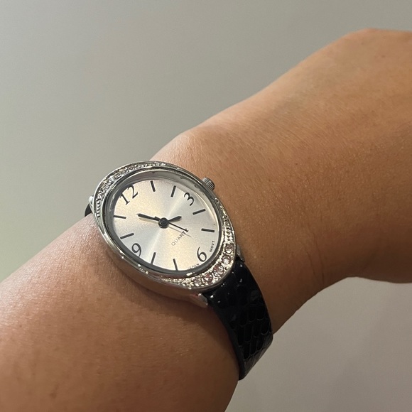 AVON Classic Silver Rhinestone Oval Face Watch Black Faux Leather Japan Elegant - Picture 8 of 10
